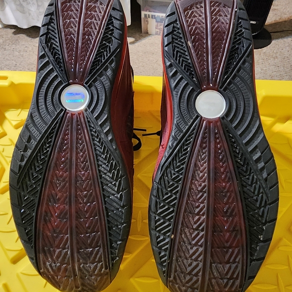 Nike LeBron Christmas (2019) - Picture 5 of 11